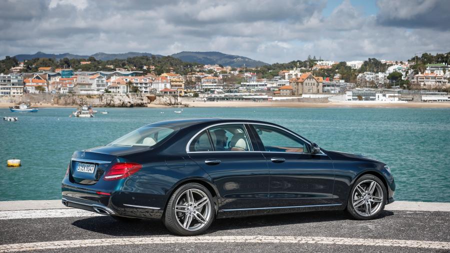  Mercedes-Benz E220d Exclusive Line 2016 года  (фото 7 из 10)